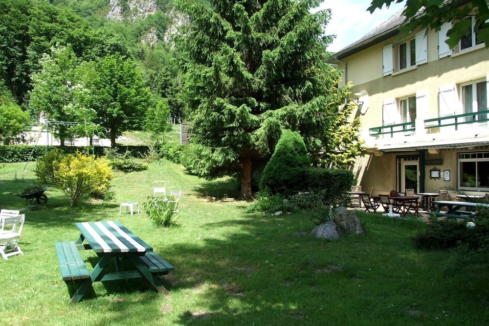 Hotel Du Val D'Aure Cadeac Экстерьер фото