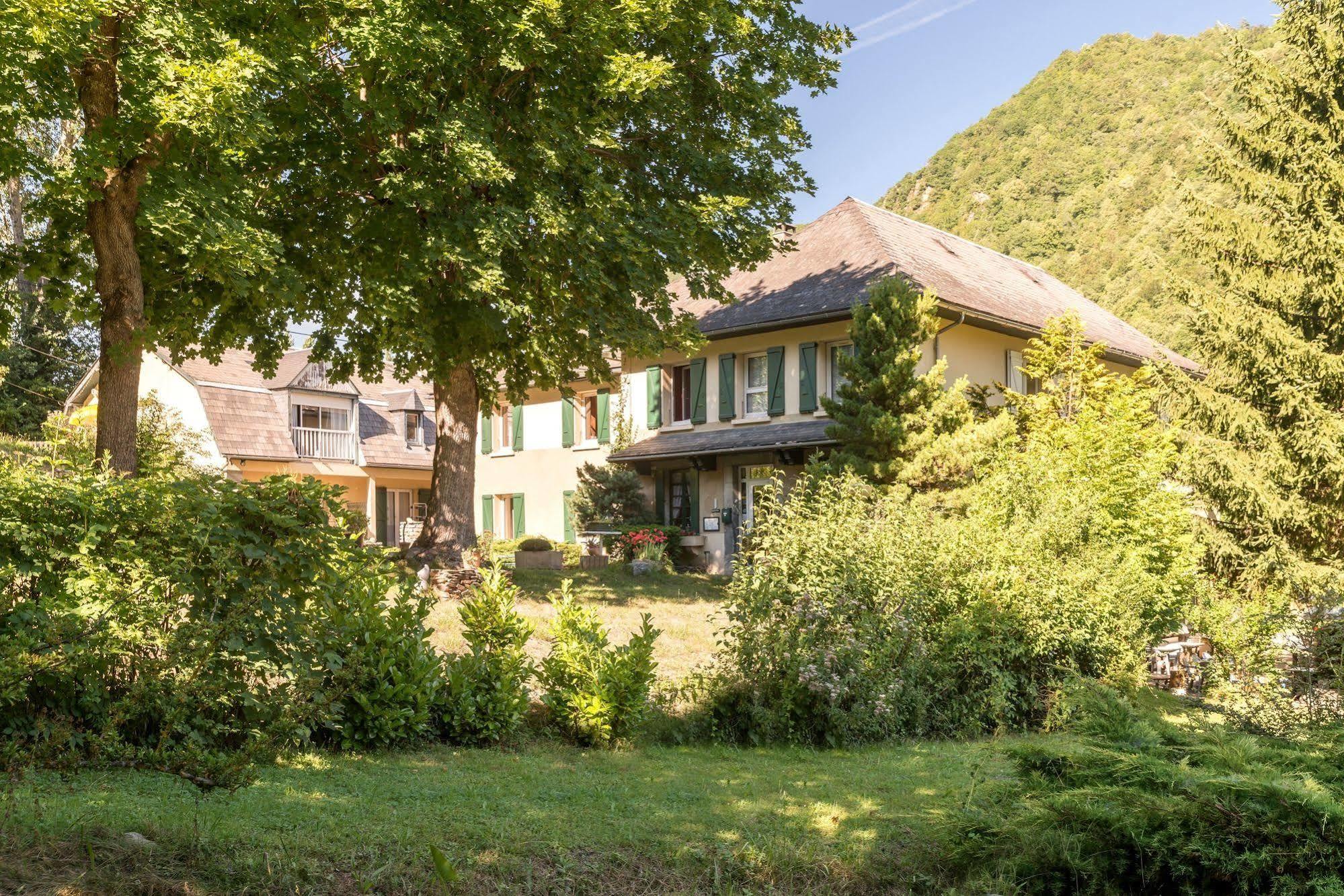 Hotel Du Val D'Aure Cadeac Экстерьер фото